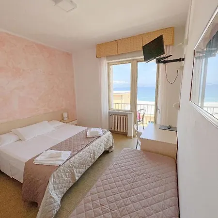 Ambassador Hotel 3*